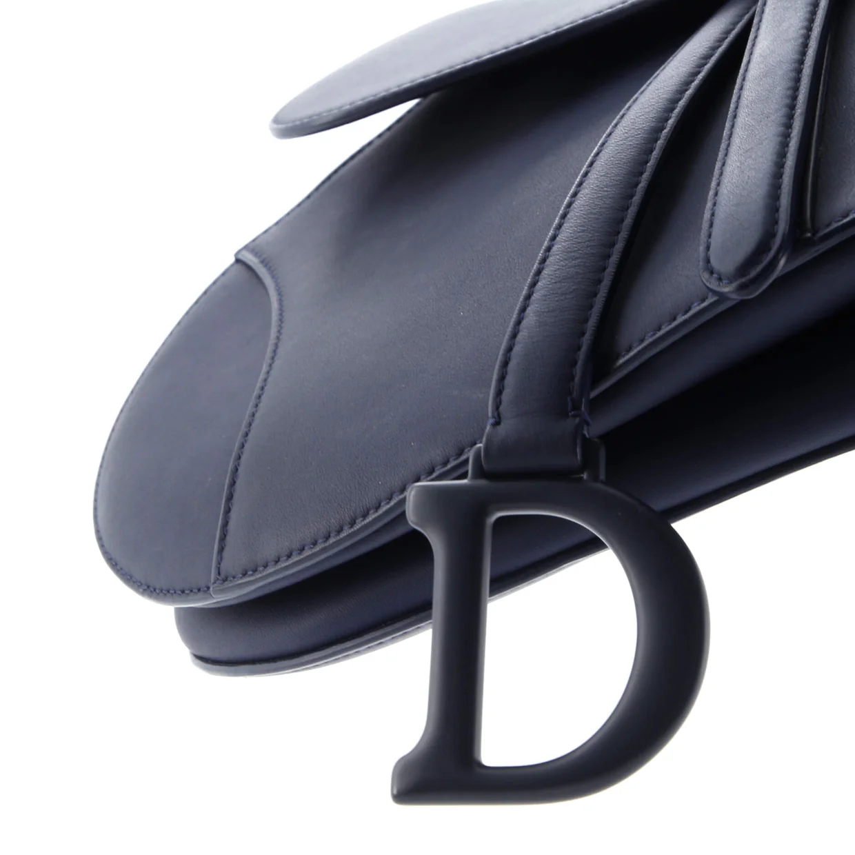 Ultra Matte Saddle Handbag Leather Medium - Deep Luxury