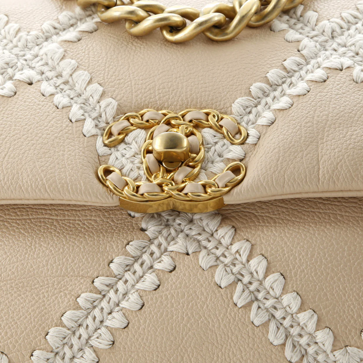 19 Flap Bag Crochet Quilted Calfskin Medium - Deep Luxury