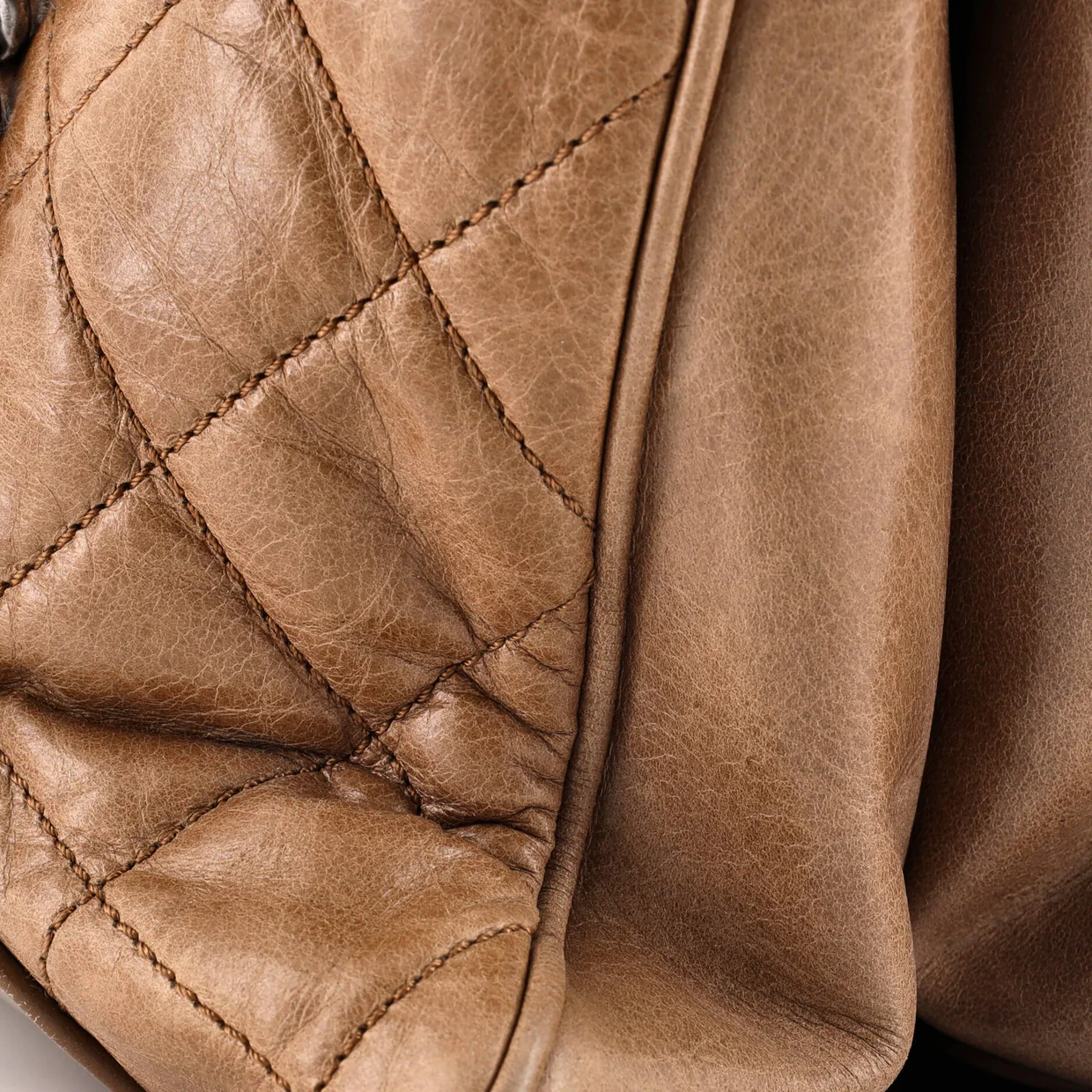 Aged Chain Logo Shopping Tote Quilted Aged Calfskin Large - Deep Luxury