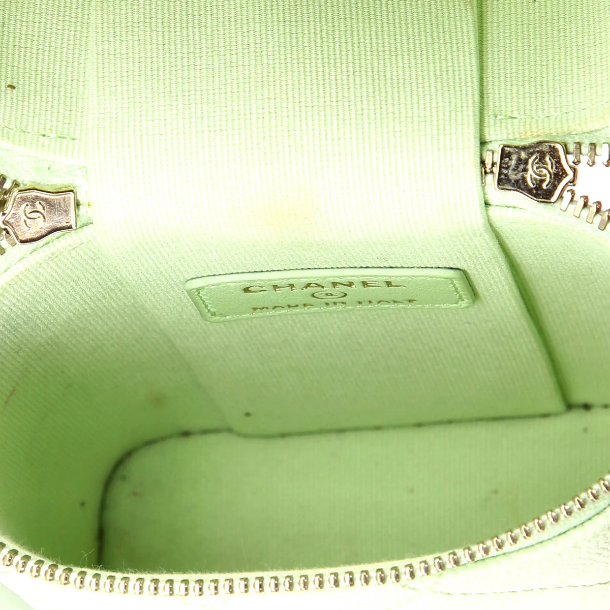 Classic Vanity Phone Holder with Chain Quilted Caviar - Deep Luxury