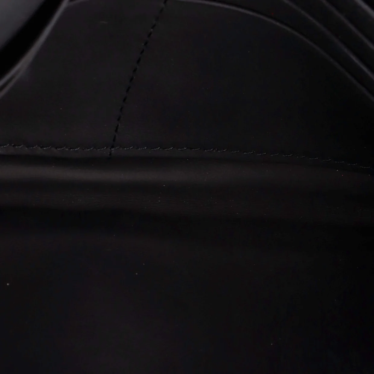Ultra Matte Saddle Chain Wallet Leather - Deep Luxury