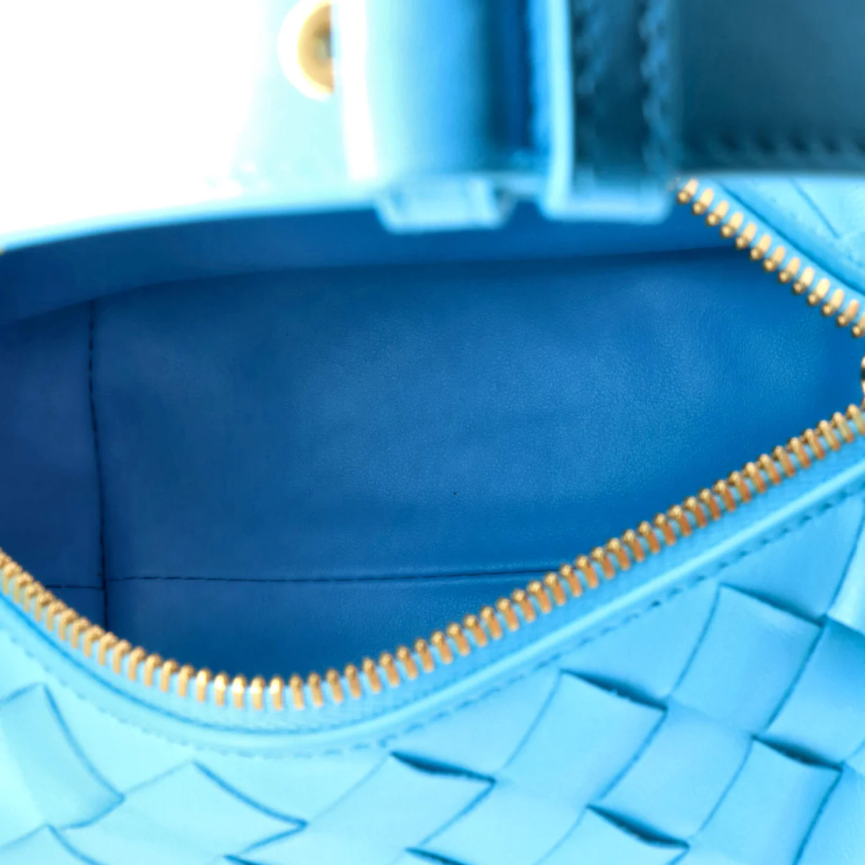 Wallace Shoulder Bag Intrecciato Nappa Mini - Deep Luxury