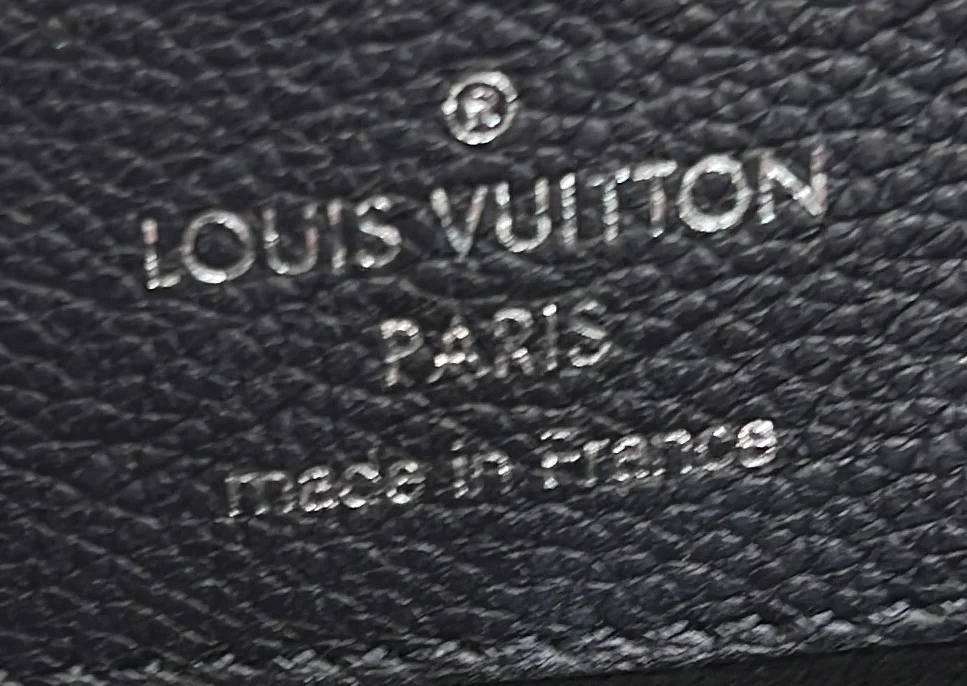 Lockme Ever Handbag Leather MM - Deep Luxury