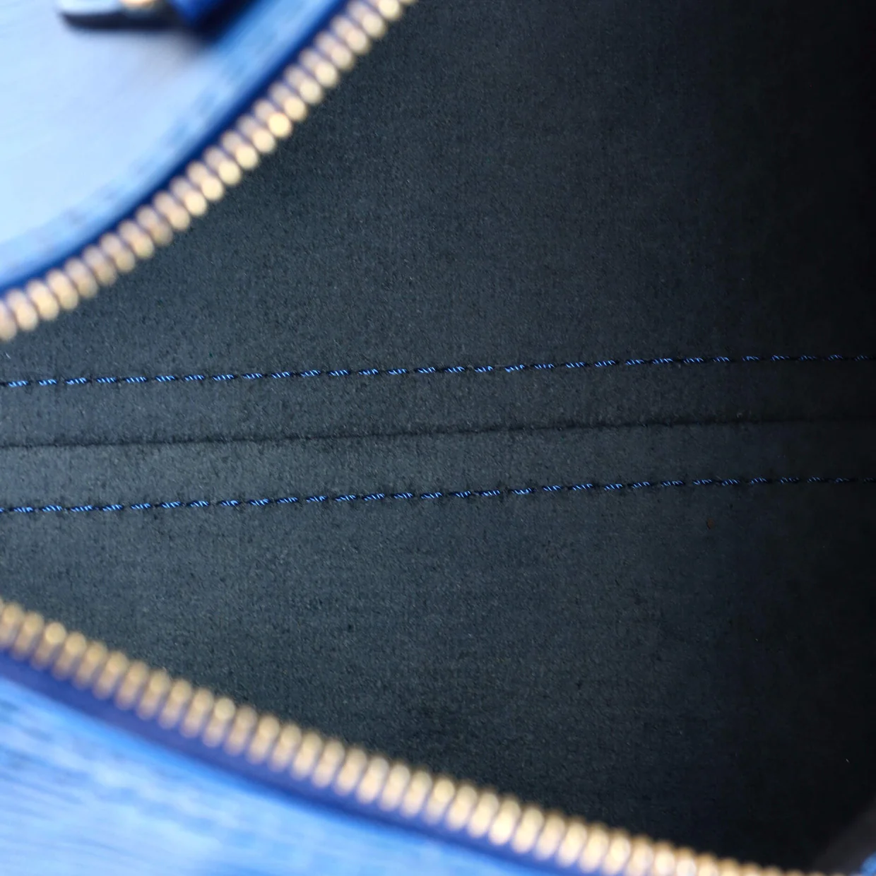 Speedy Handbag Epi Leather 25 - Deep Luxury