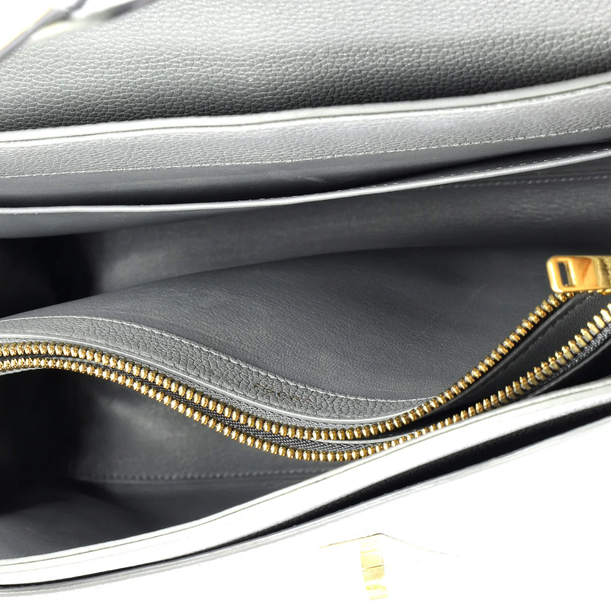 16 Top Handle Bag Grained Calfskin Medium - Deep Luxury