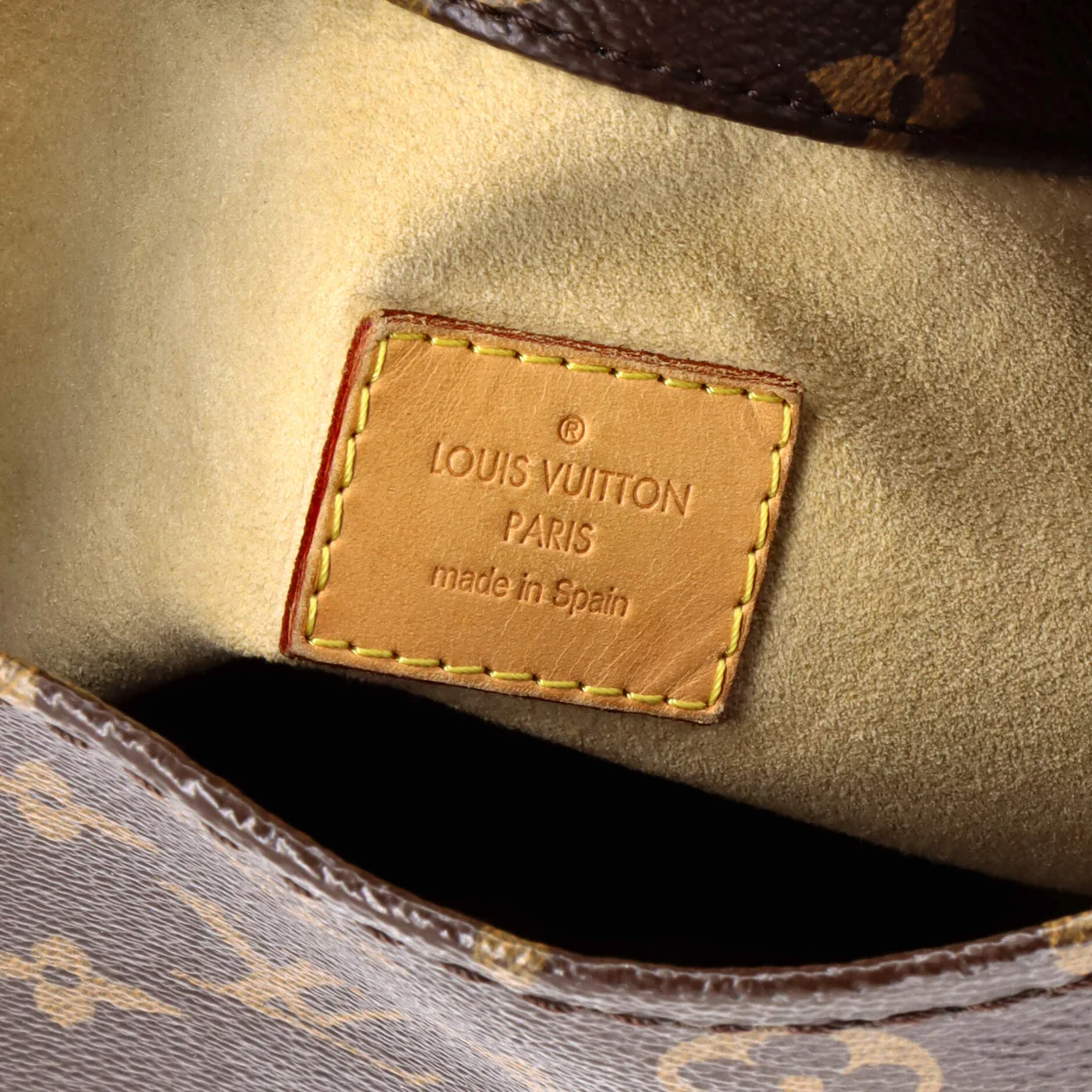 Artsy Handbag Monogram Canvas MM - Deep Luxury