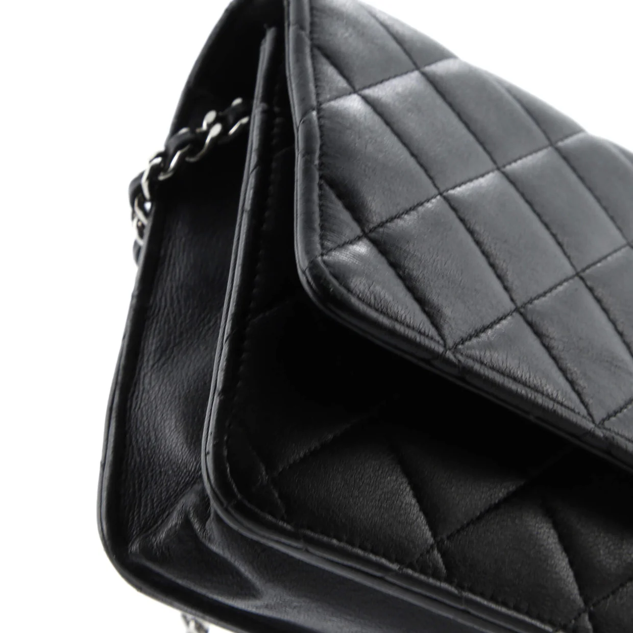 Wallet on Chain Quilted Lambskin - Deep Luxury
