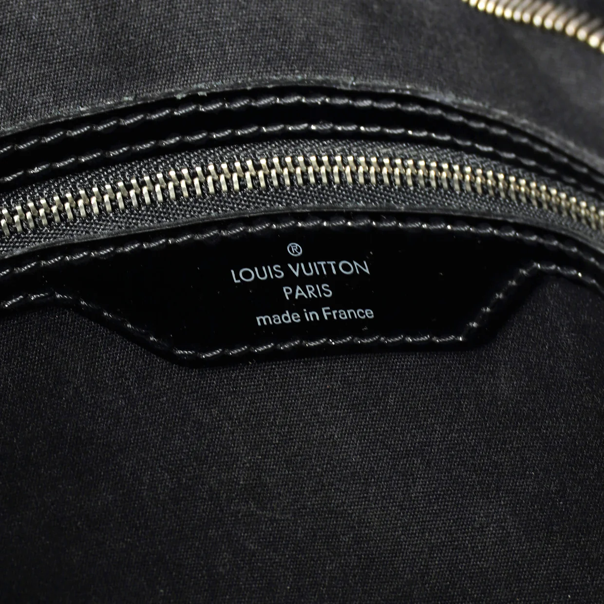 Brea Handbag Electric Epi Leather MM - Deep Luxury