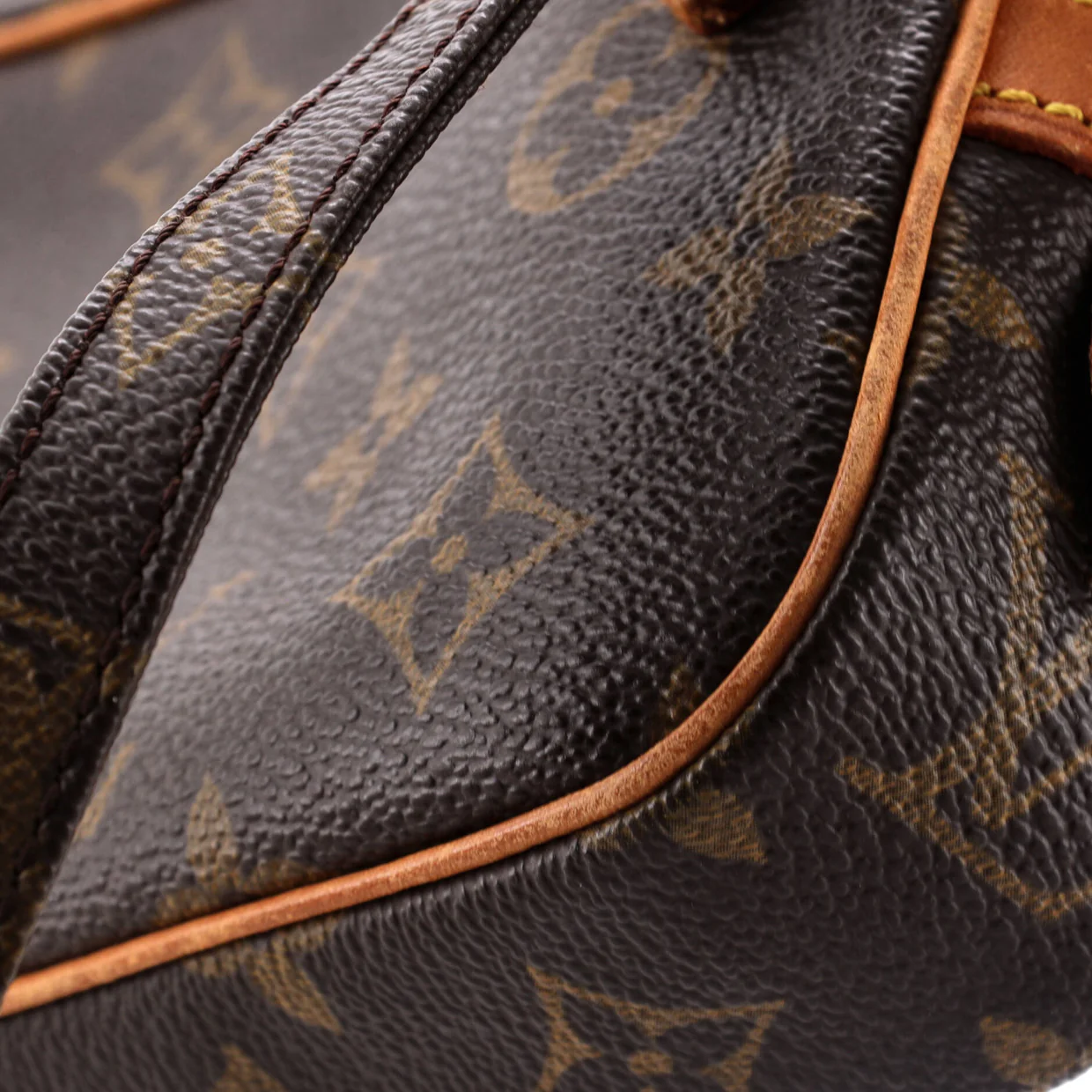 Pochette Marly Bandouliere Bag Monogram Canvas - Deep Luxury