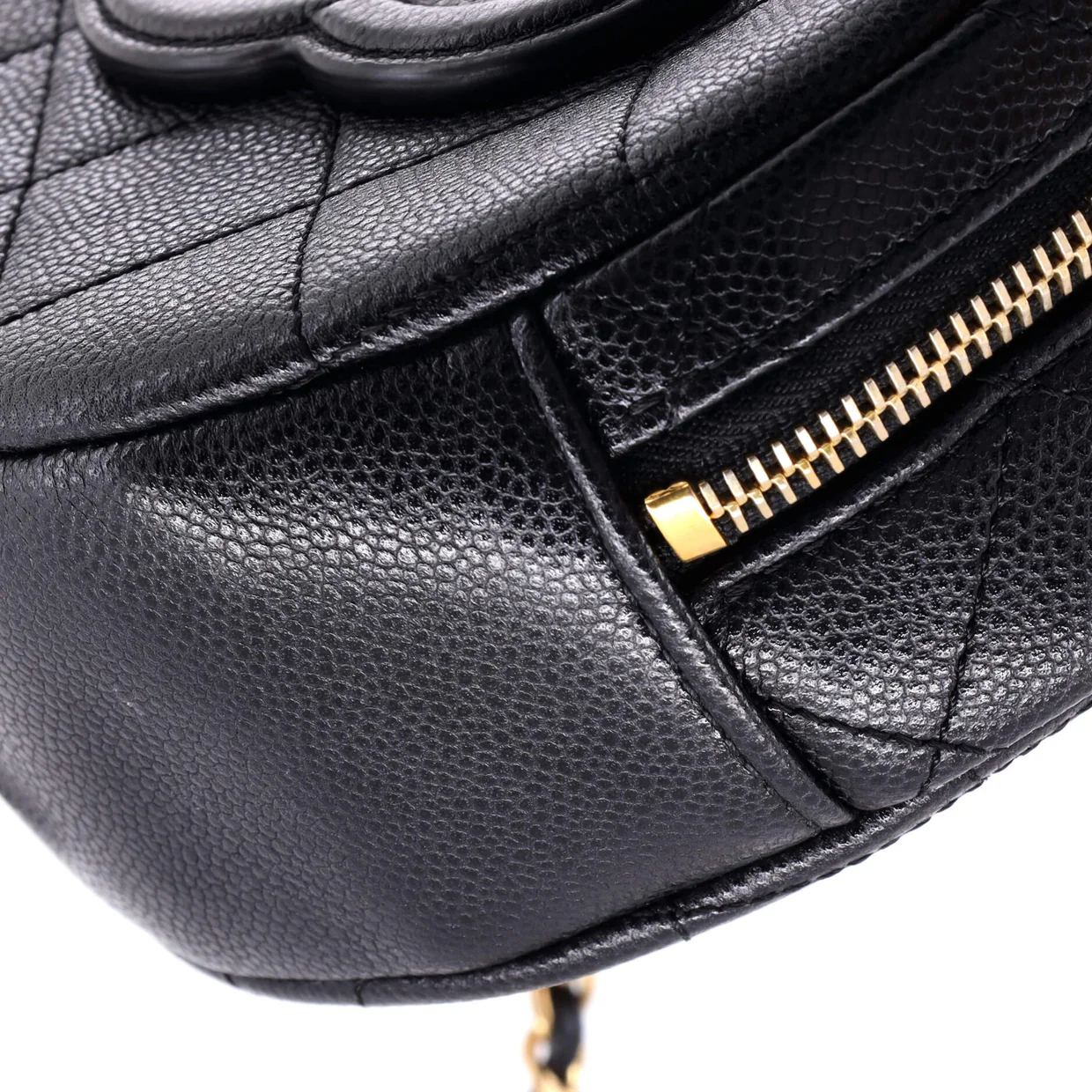 Round Vanity With Chain Quilted Caviar Small - Deep Luxury