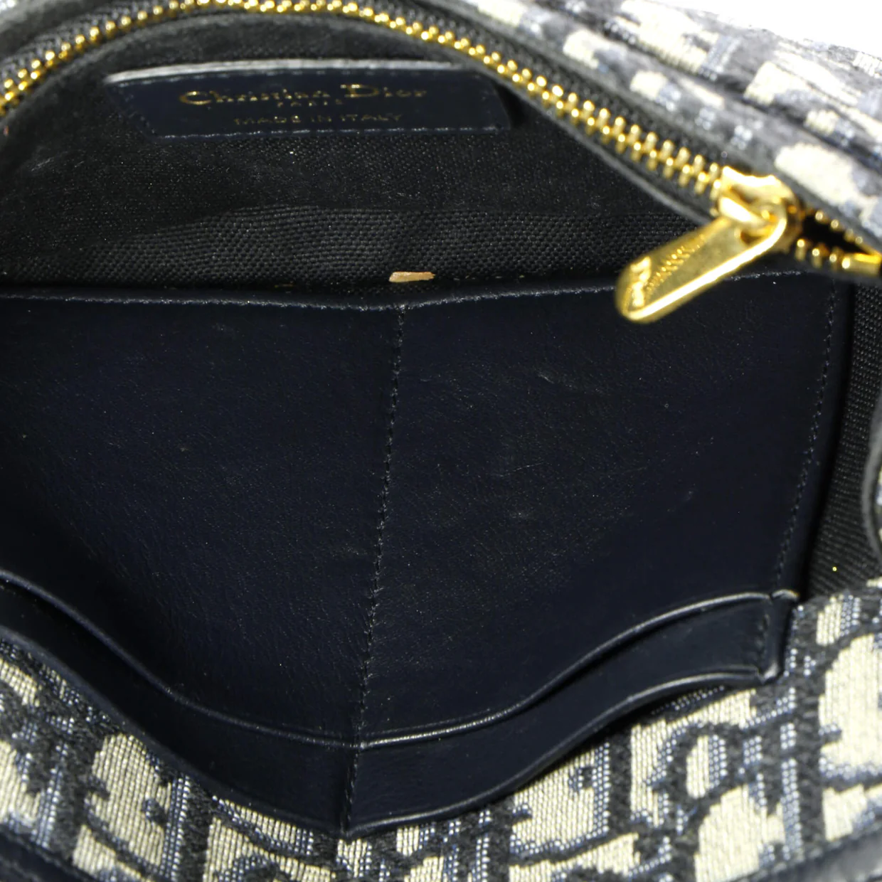 30 Montaigne 2-in-1 Pouch Oblique Canvas - Deep Luxury