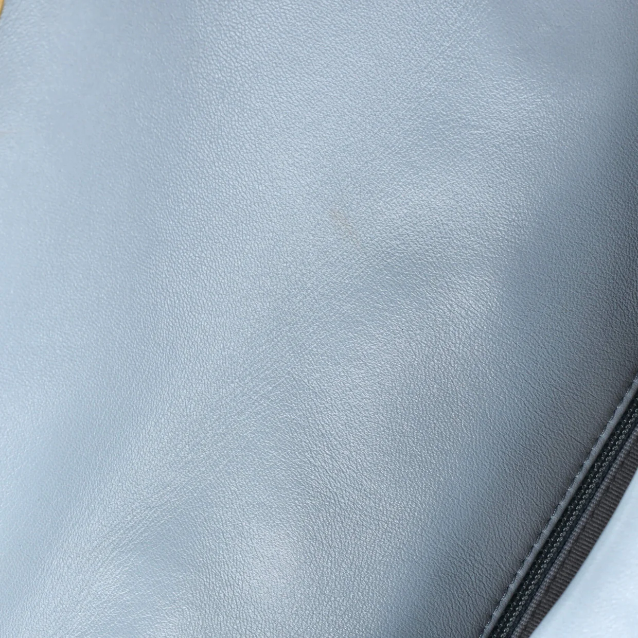 19 Flap Bag Quilted Leather Medium - Deep Luxury