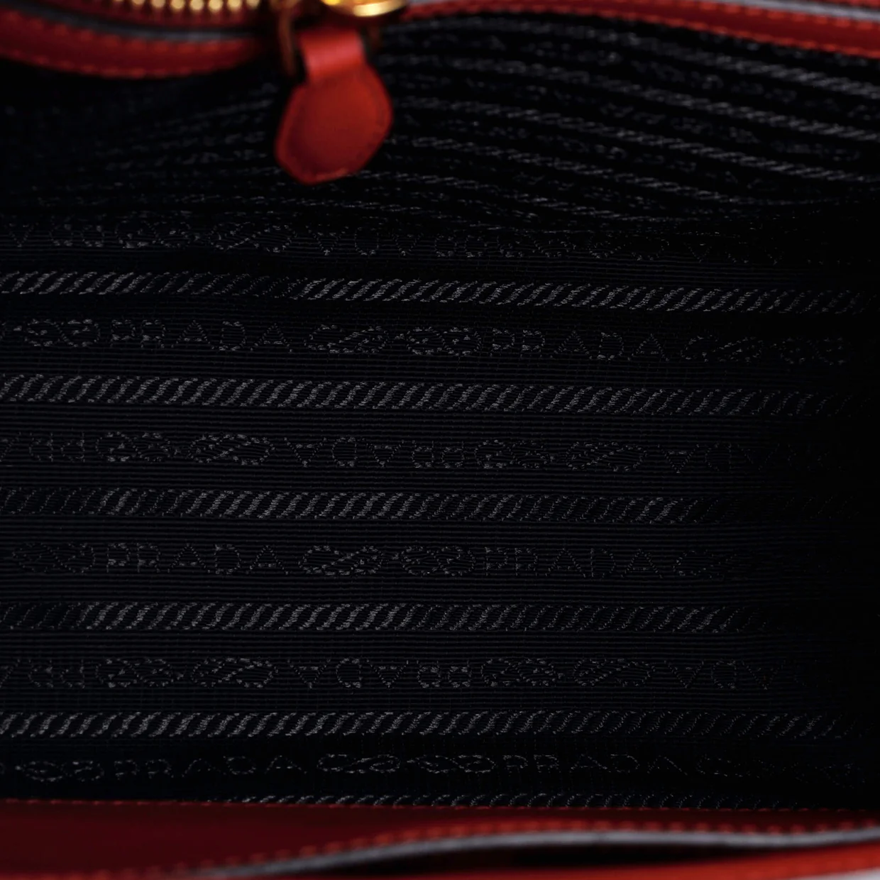 Cahier Convertible Shoulder Bag City Calf and Saffiano Medium - Deep Luxury