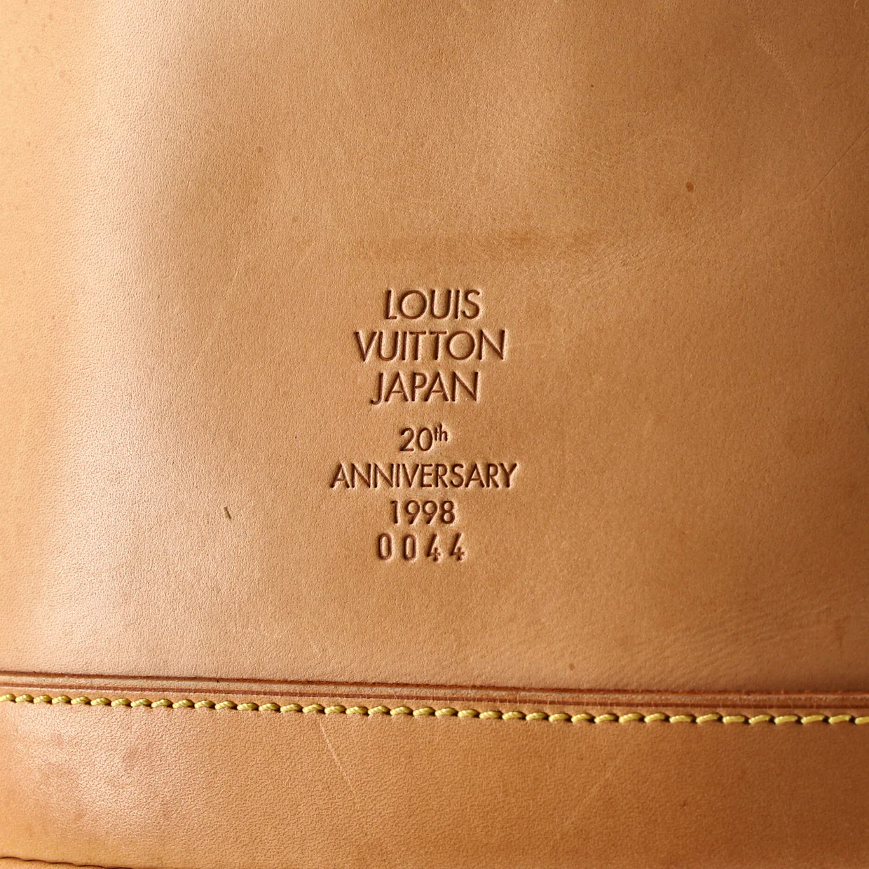 Marais Bucket Bag Nomade Leather - Deep Luxury