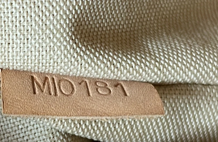 Siracusa Handbag Damier MM - Deep Luxury