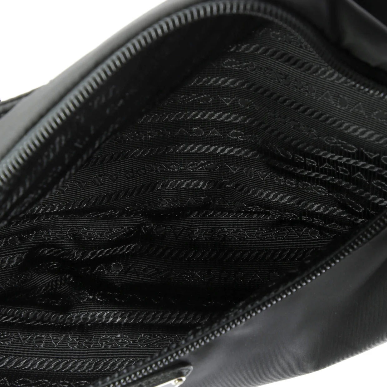 Zip Waist Bag Tessuto Medium - Deep Luxury