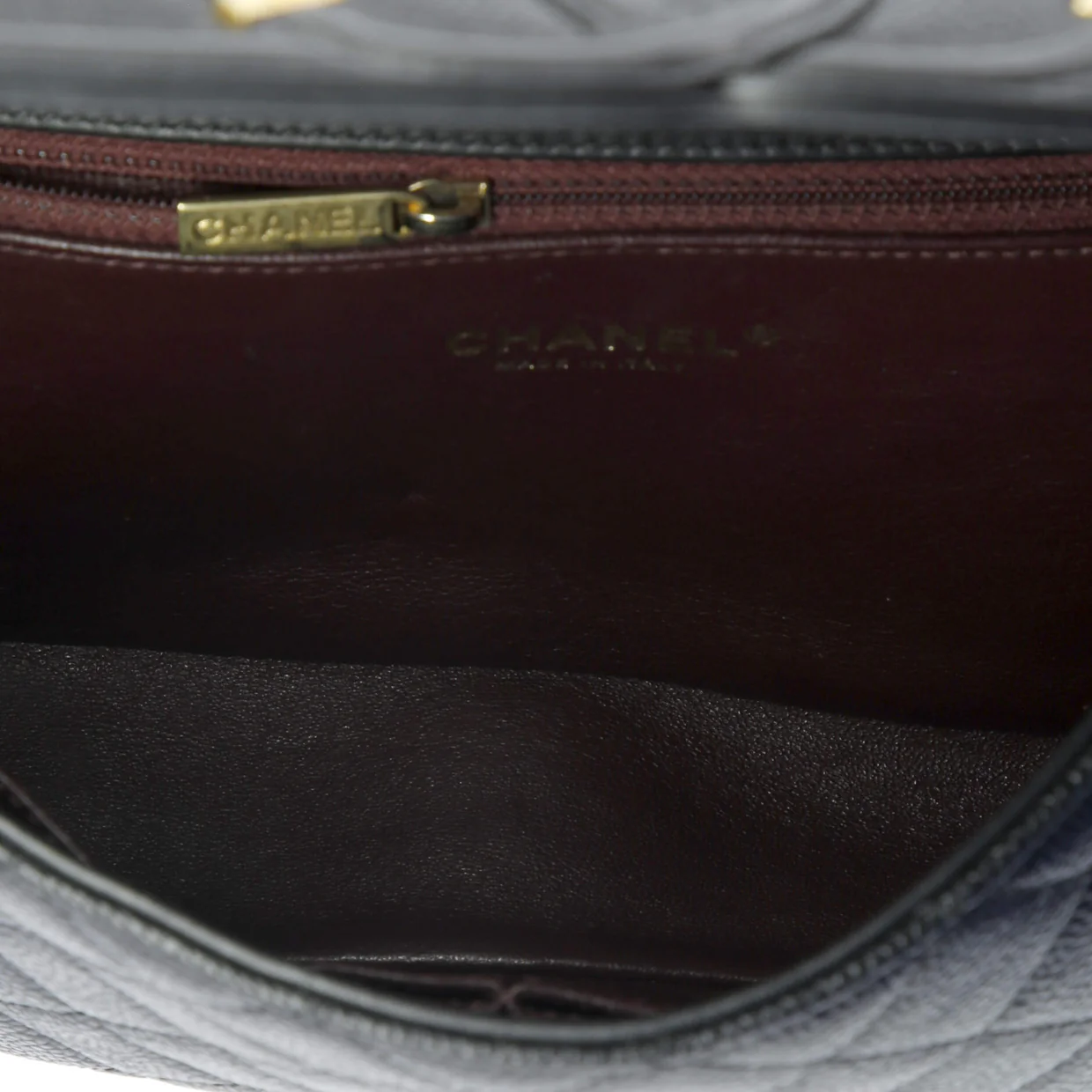 Filigree Flap Bag Quilted Caviar Medium - Deep Luxury