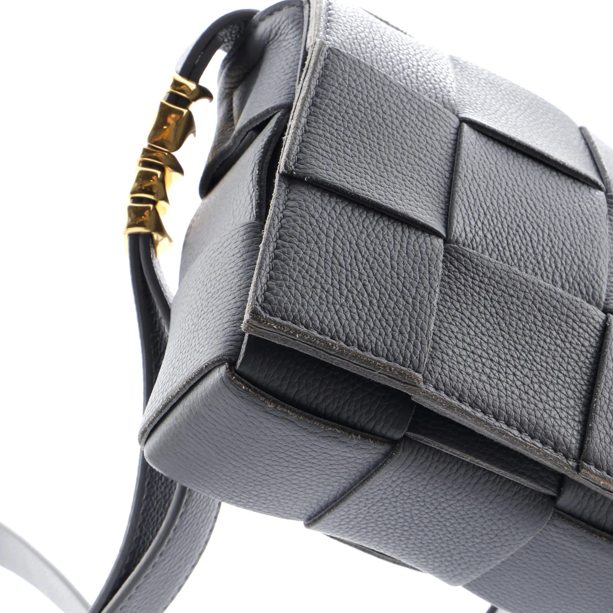 Cassette Crossbody Bag Maxi Intrecciato Grained Leather - Deep Luxury