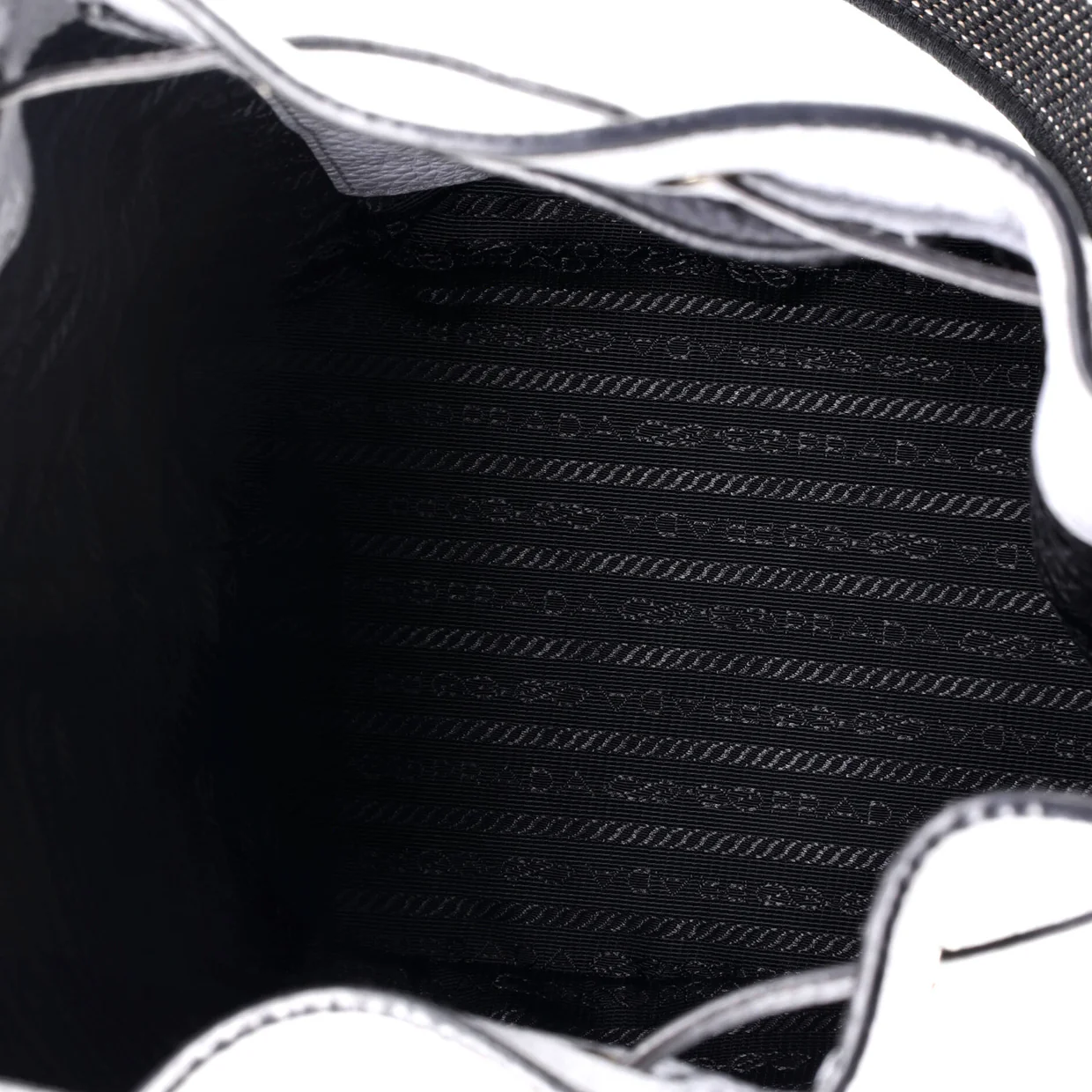 Flou Bucket Bag Vitello Daino Small - Deep Luxury