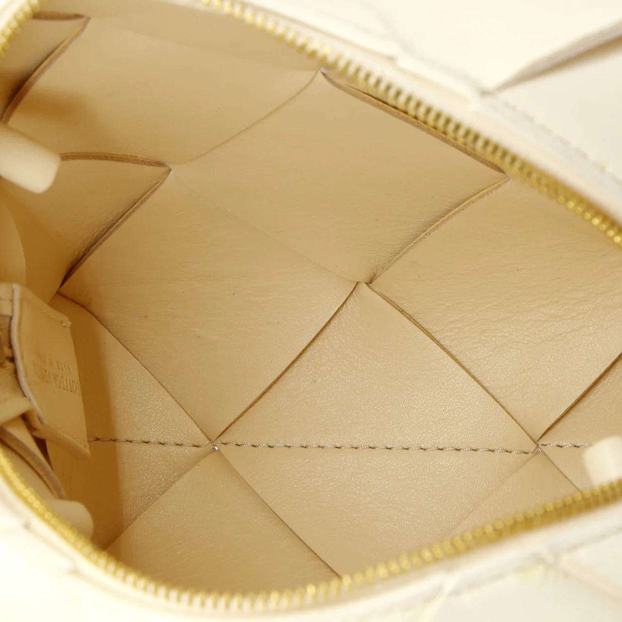 Cassette Camera Crossbody Bag Maxi Intrecciato Leather Mini - Deep Luxury