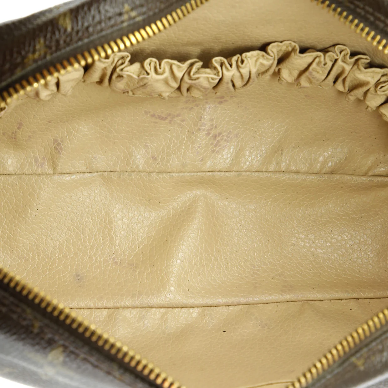 Trousse Toiletry Pouch Monogram Canvas 23 - Deep Luxury