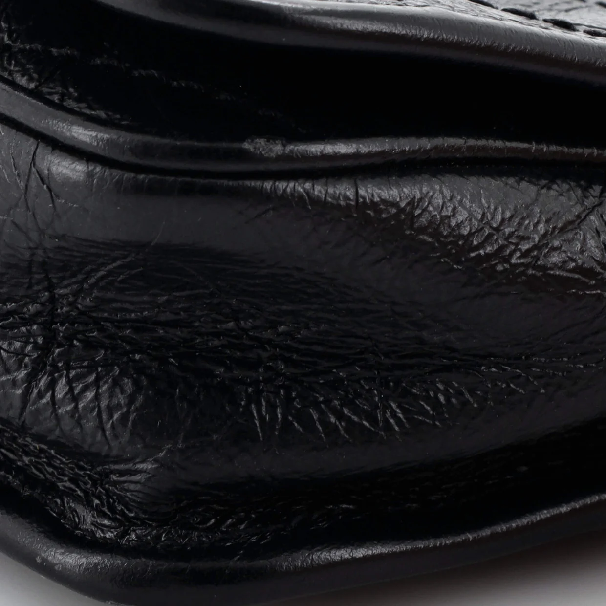 Niki Chain Wallet Matelasse Chevron Leather - Deep Luxury