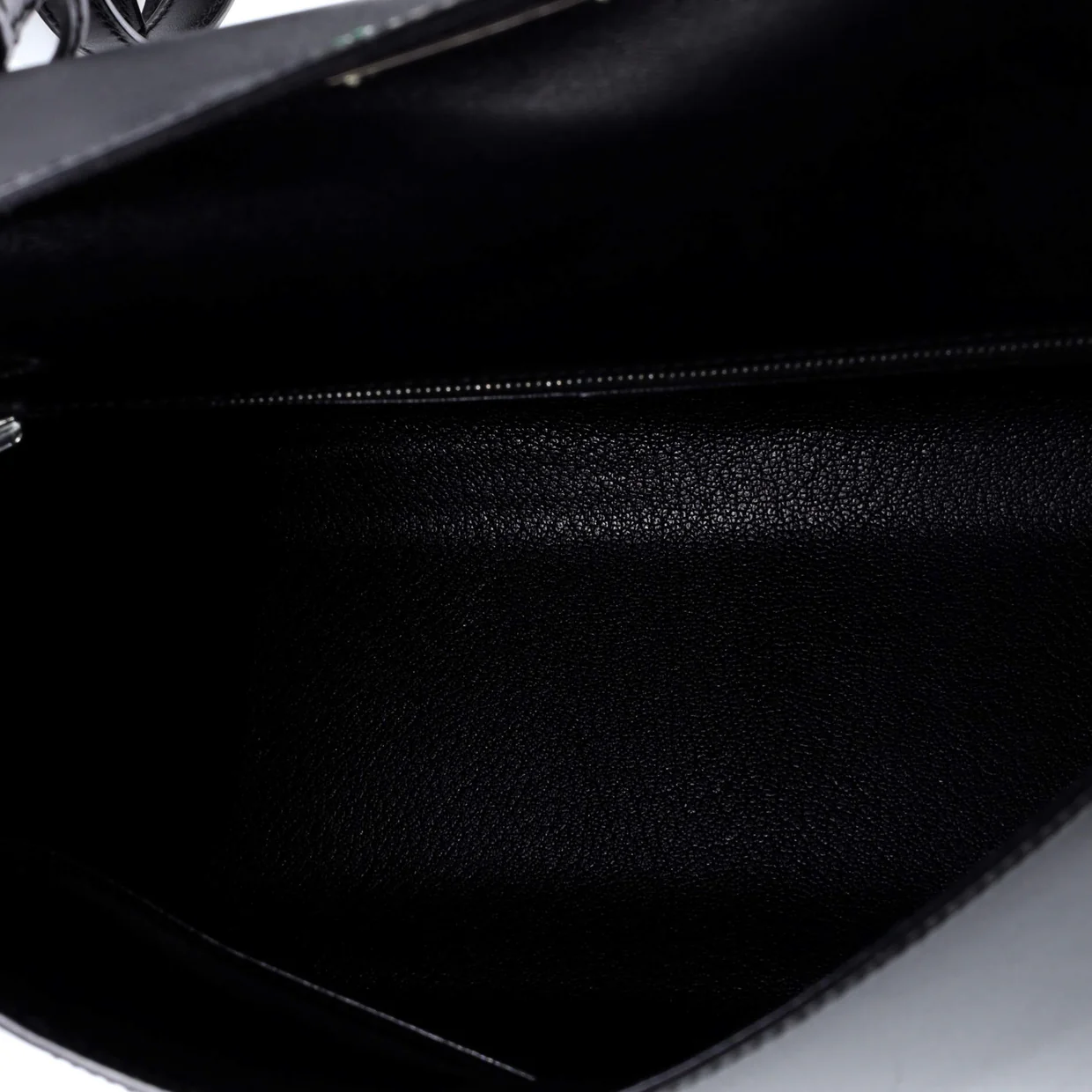 Kelly Handbag Noir Box Calf with Palladium Hardware 32 - Deep Luxury