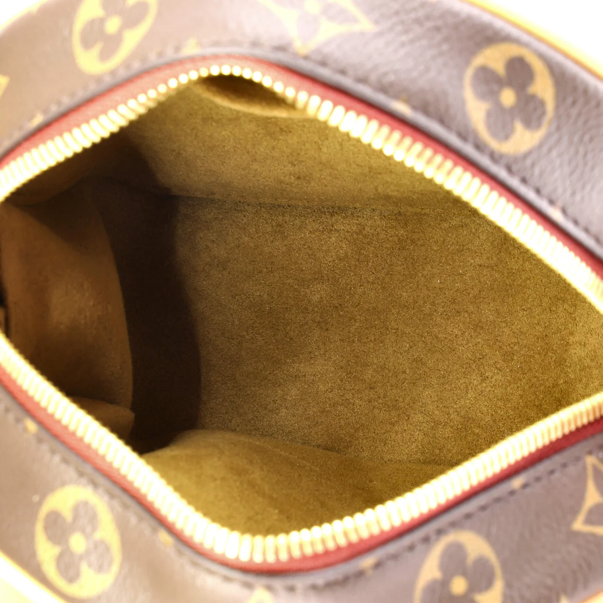 Boite Chapeau Souple Bag Monogram Canvas PM - Deep Luxury