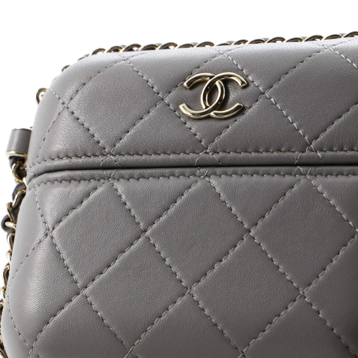 Chain Around Airpod Holder Box Crossbody Quilted Lambskin - Deep Luxury