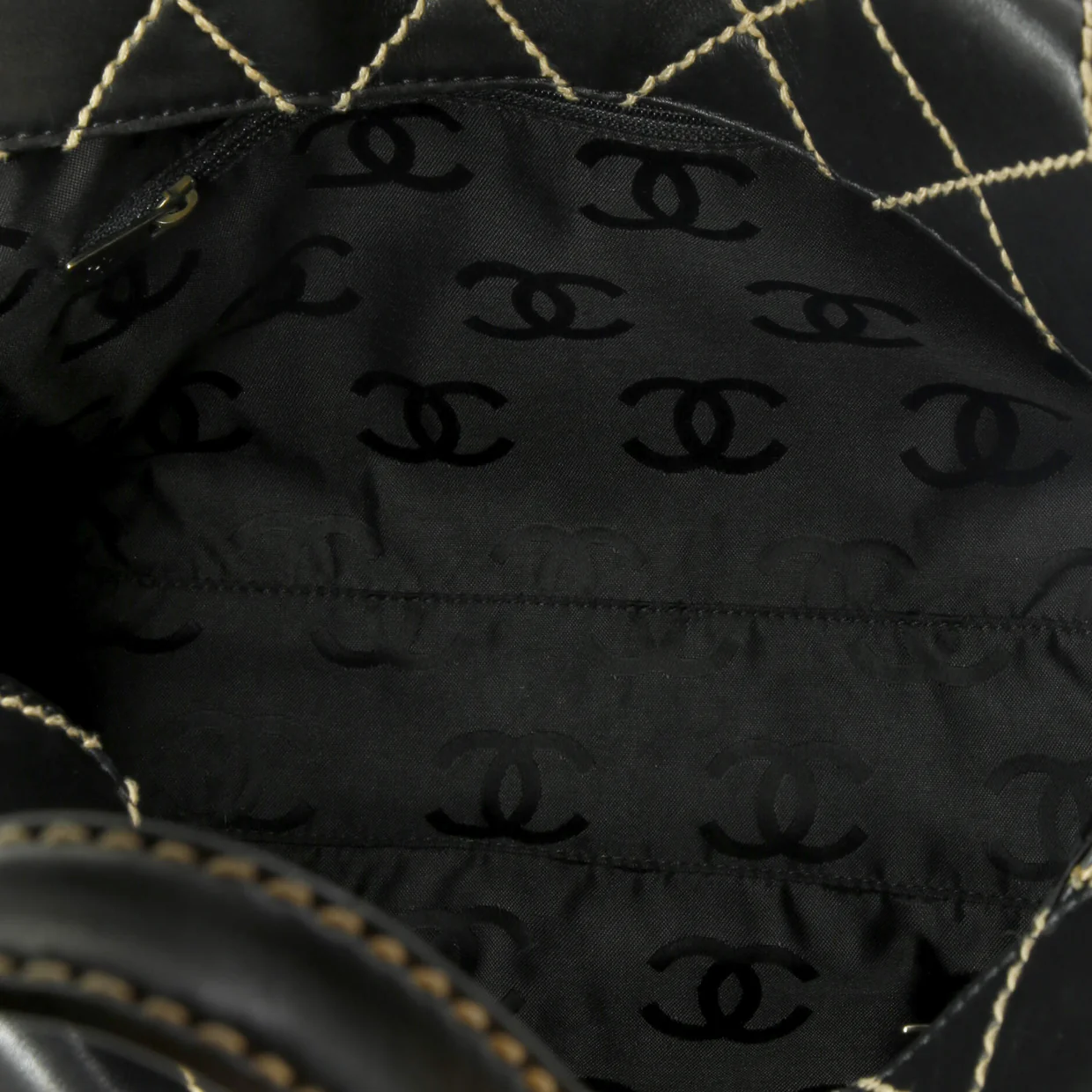 Surpique Tote Quilted Leather Medium - Deep Luxury