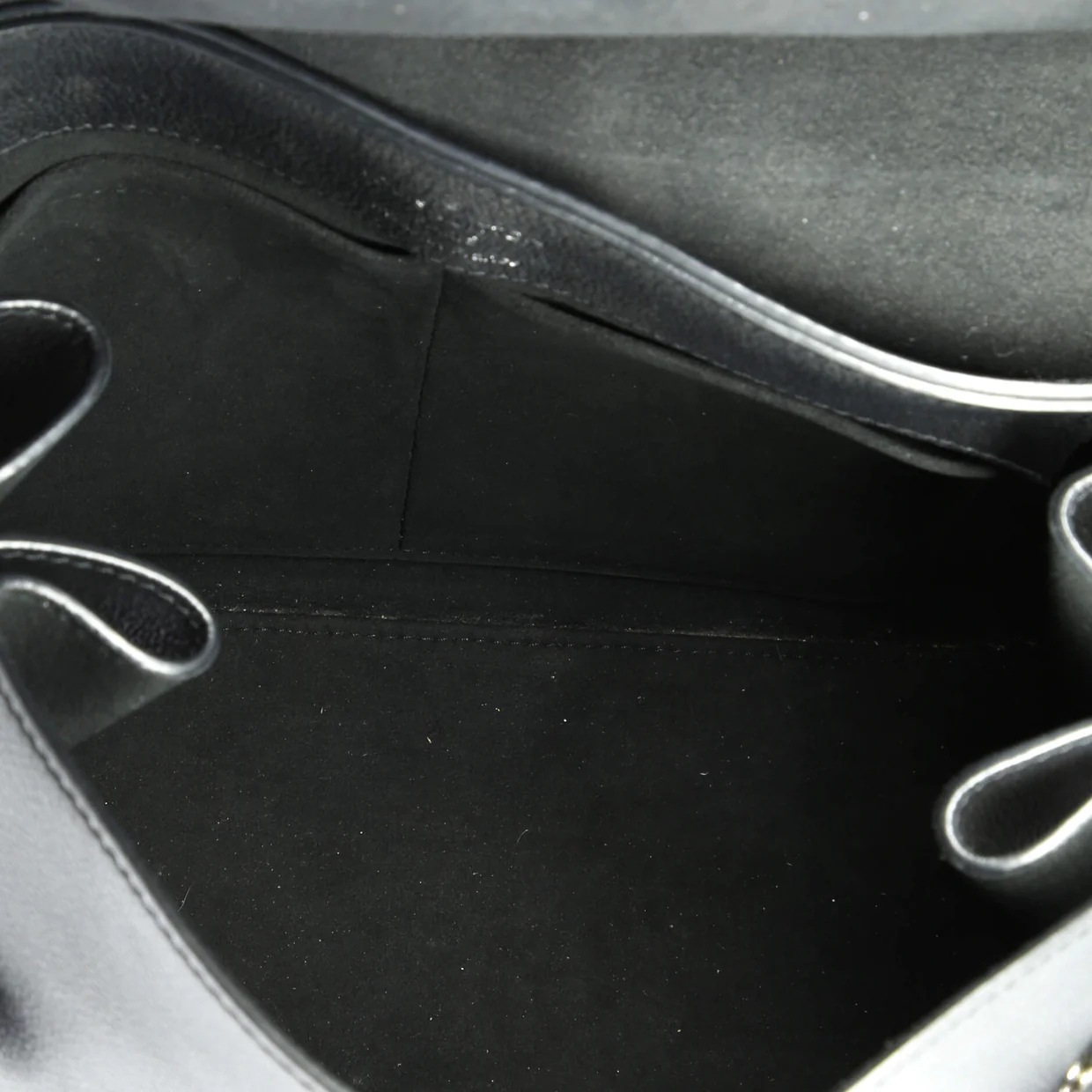 Lockme Ever Handbag Leather MM - Deep Luxury