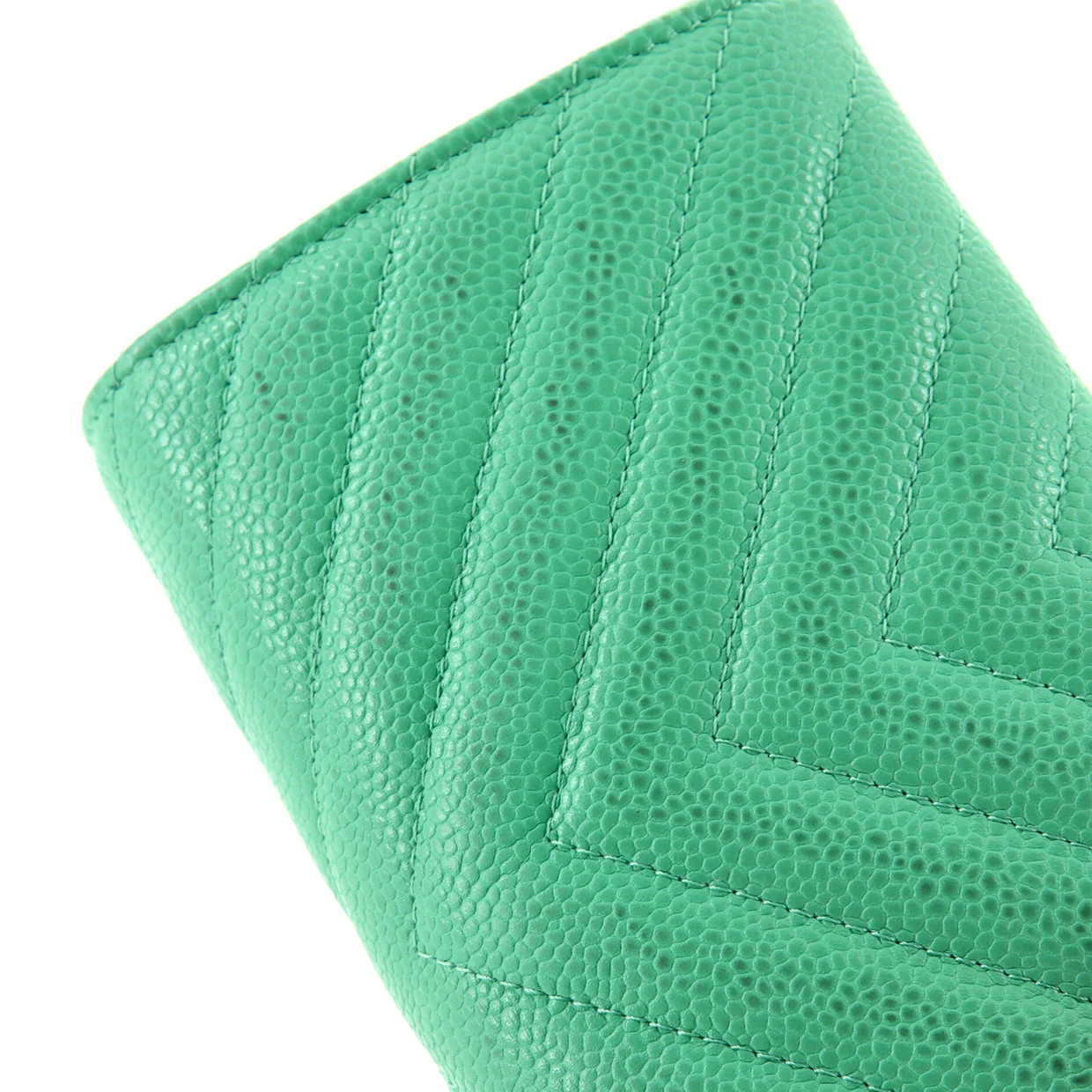 CC Gusset Classic Flap Wallet Quilted Caviar Medium - Deep Luxury