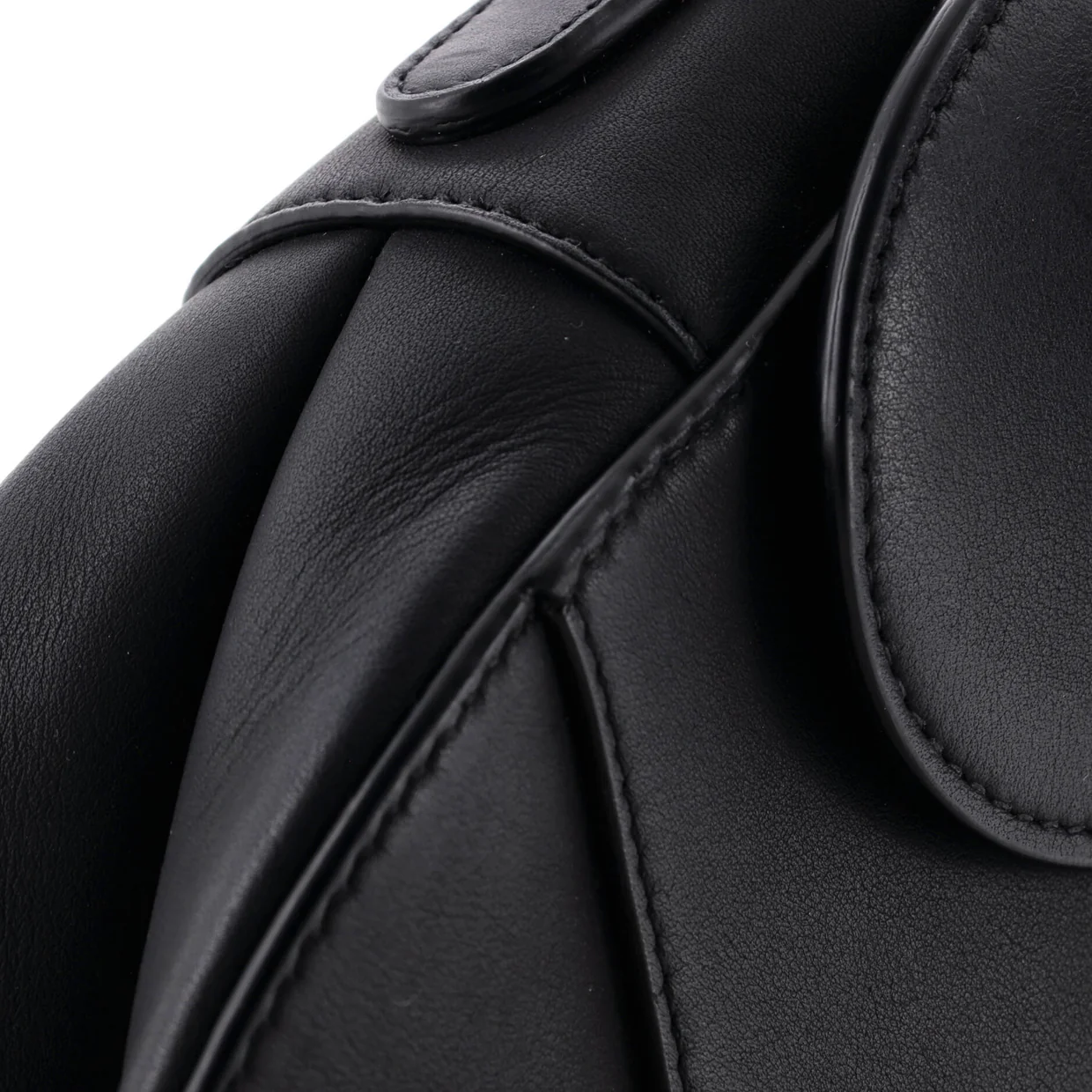 Ultra Matte Saddle Handbag Leather Medium - Deep Luxury