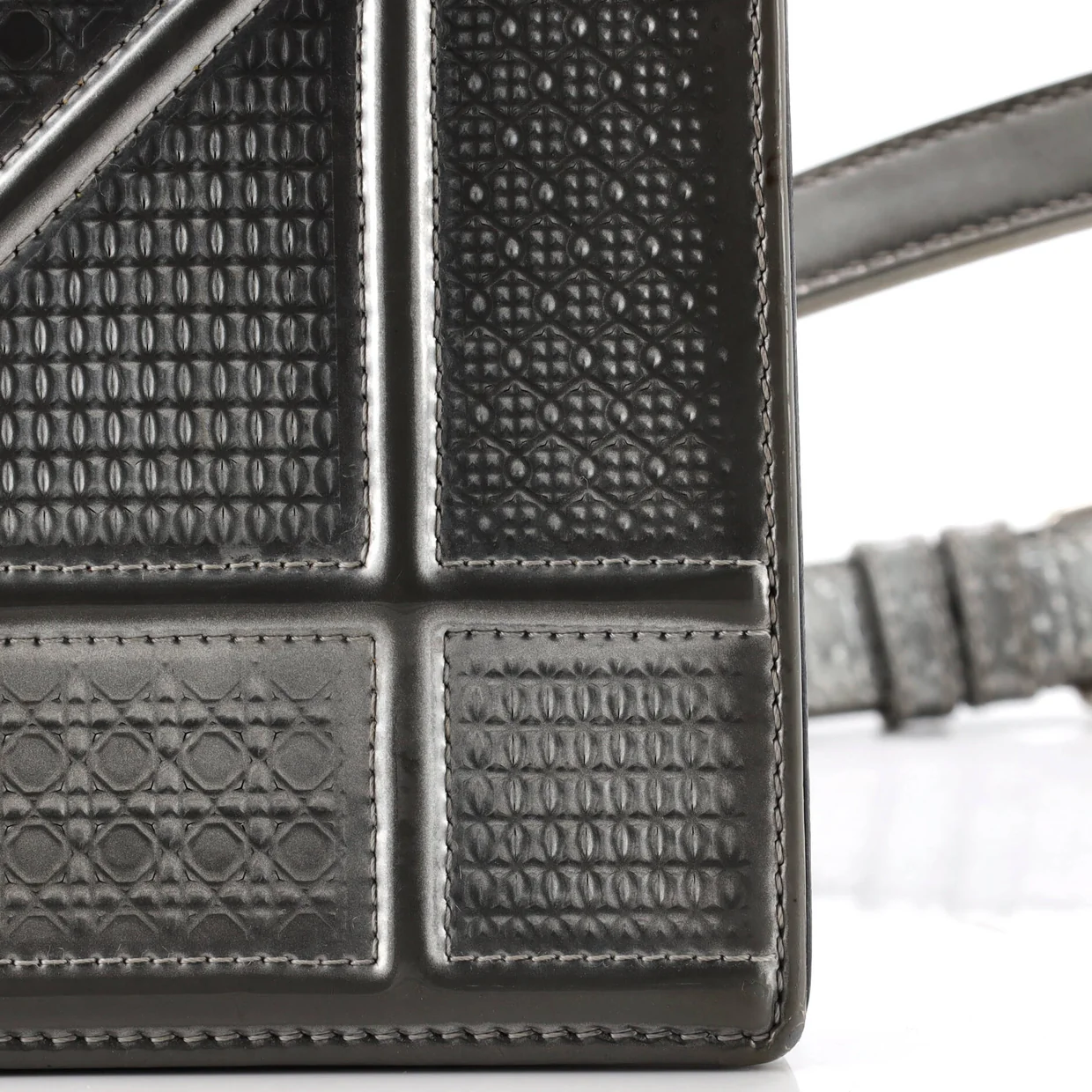 Diorama Flap Bag Cannage Embossed Calfskin Medium - Deep Luxury