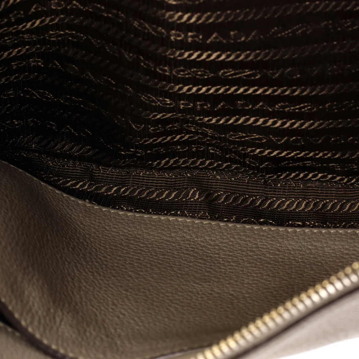 Dual Strap Flat Crossbody Bag Vitello Daino Medium - Deep Luxury