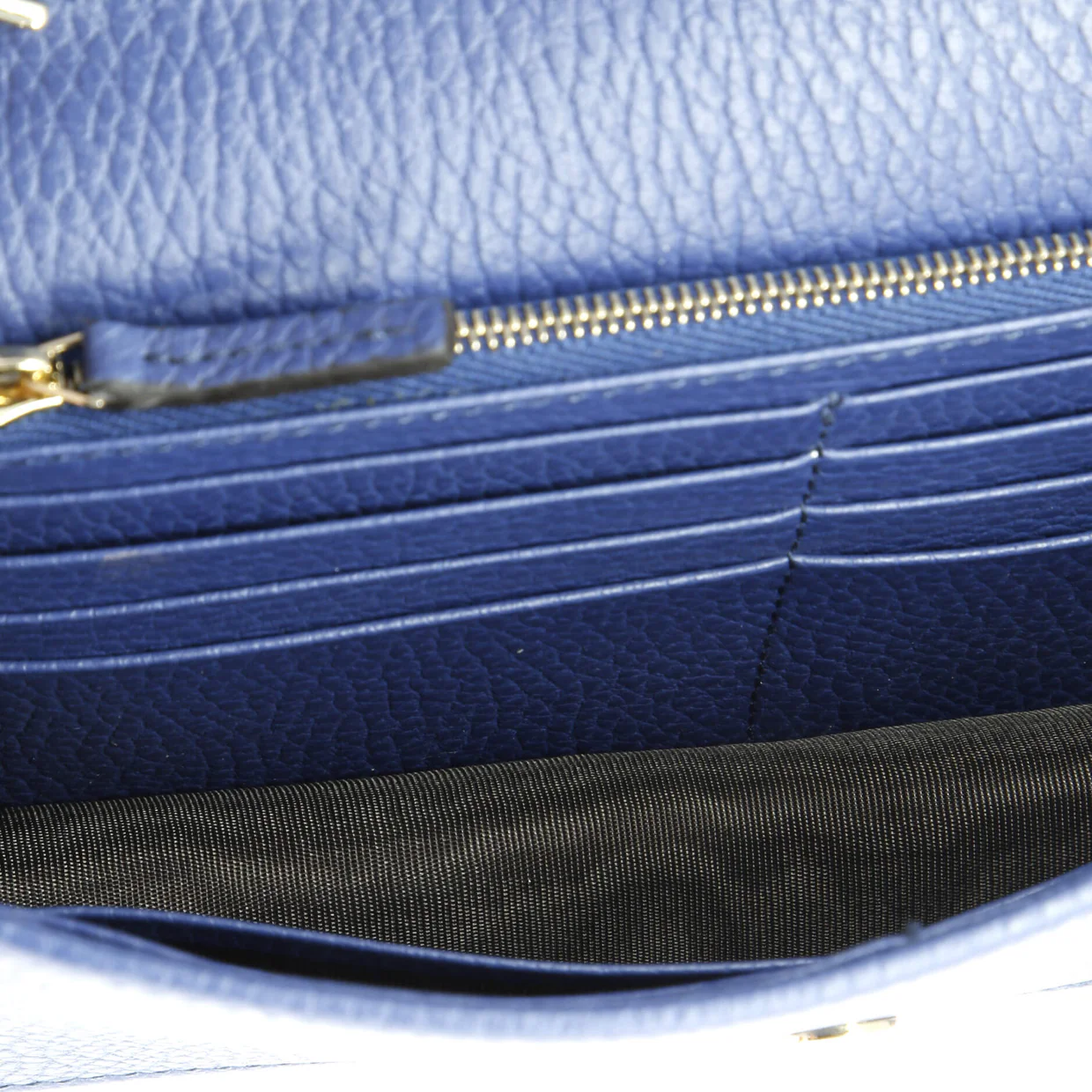 Interlocking Shoulder Bag Leather Small - Deep Luxury