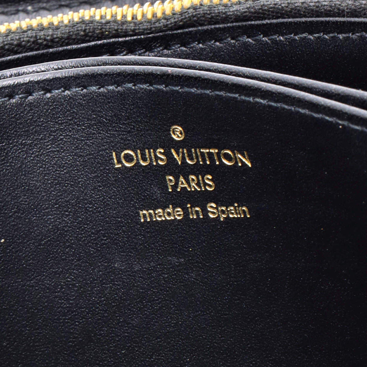 Zippy Wallet Reverse Monogram Giant - Deep Luxury