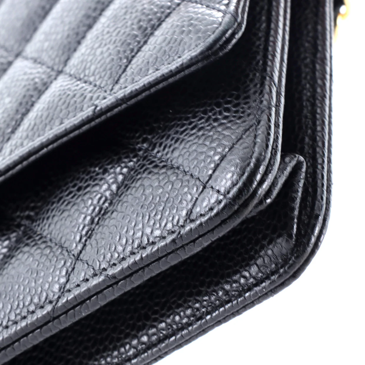 Wallet on Chain Quilted Caviar - Deep Luxury