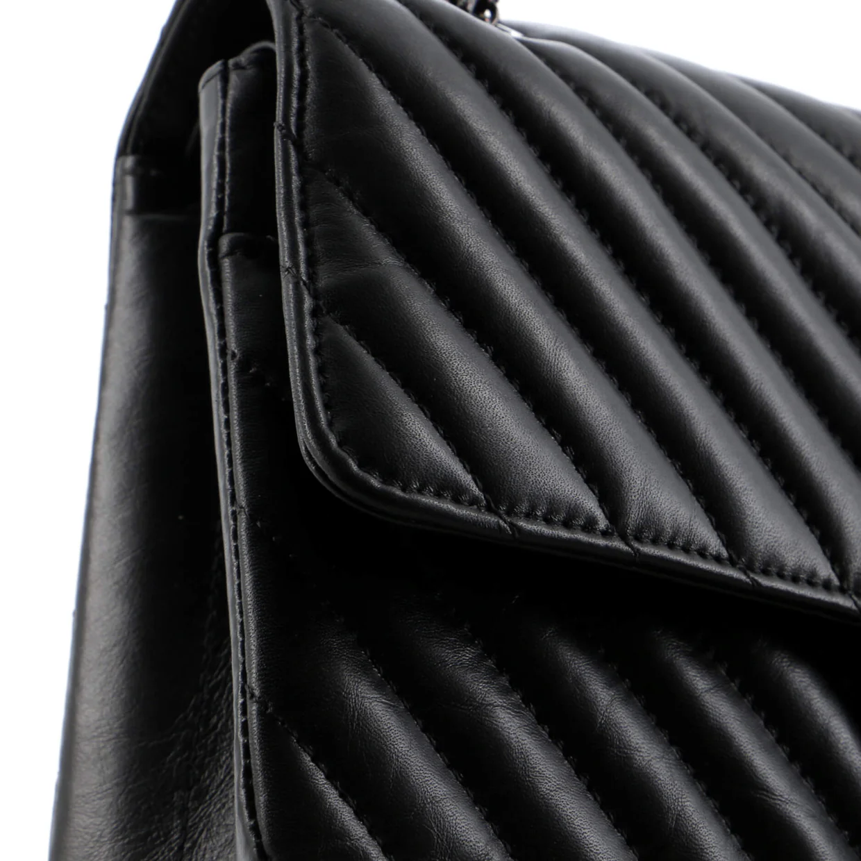 So Black Reissue 2.55 Flap Bag Chevron Aged Calfskin 225 - Deep Luxury