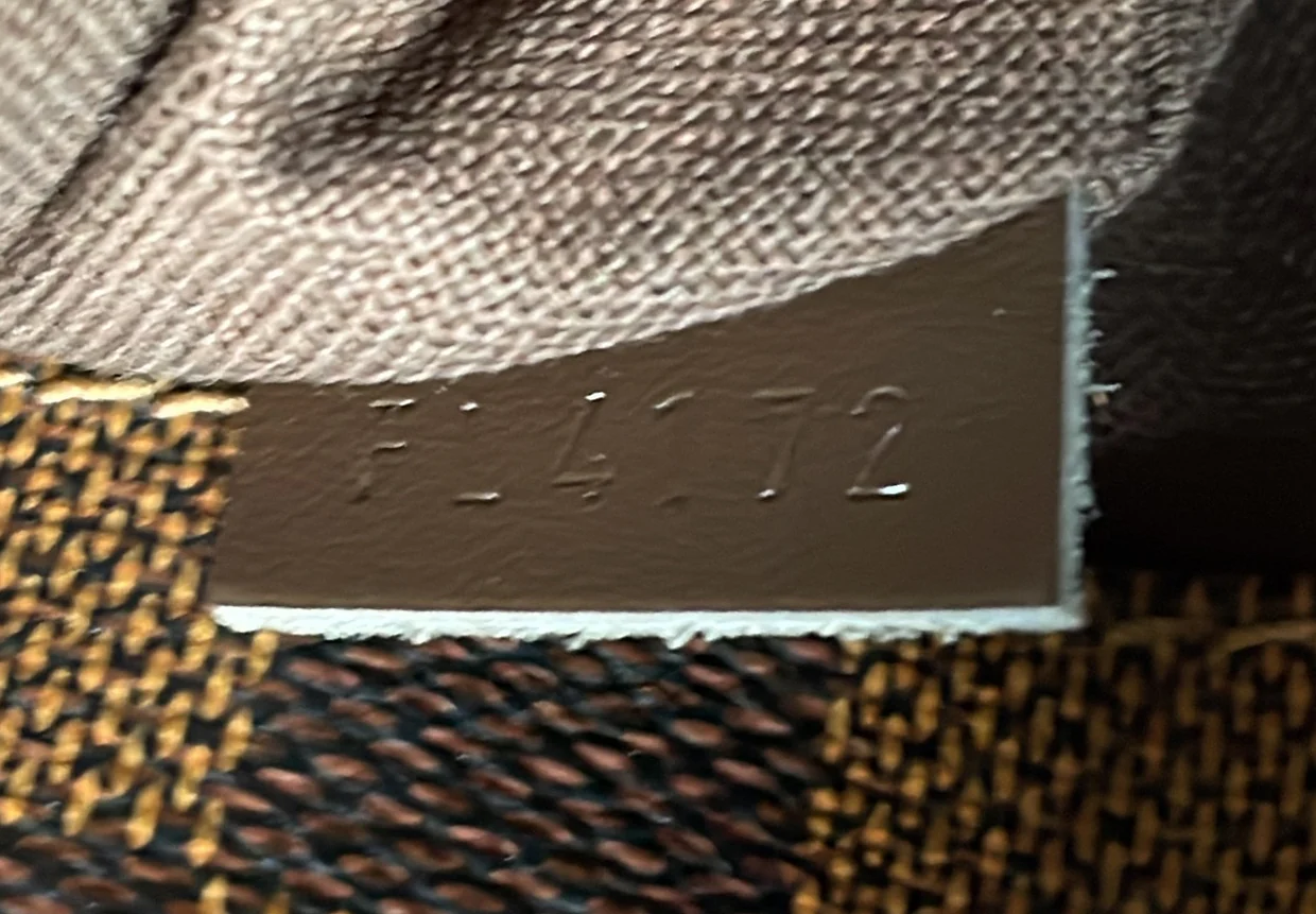 District Messenger Bag Damier PM - Deep Luxury