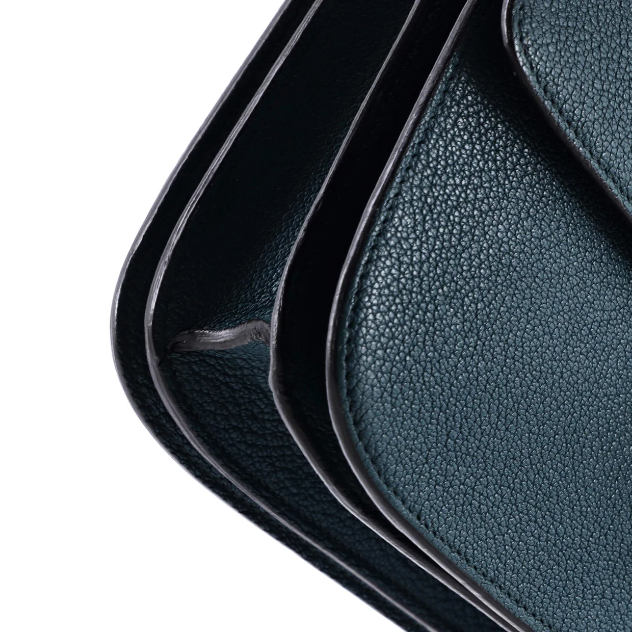 Classic Box Bag Grainy Leather Medium - Deep Luxury