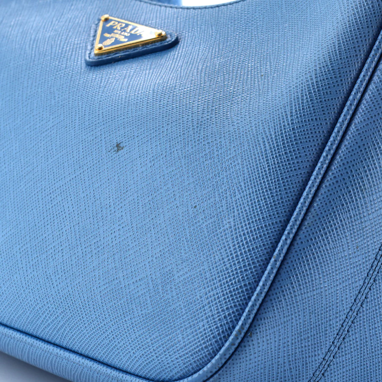 Re-Edition 2005 Shoulder Bag Saffiano Leather Small - Deep Luxury