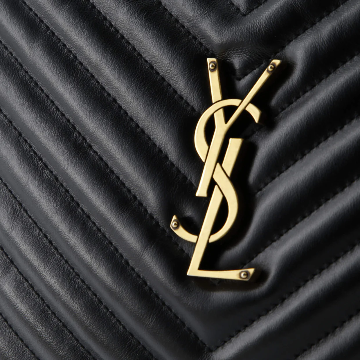 Lou Camera Bag Matelasse Chevron Leather Small - Deep Luxury