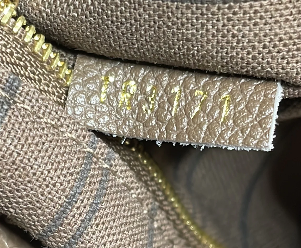 Artsy Handbag Monogram Empreinte Leather MM - Deep Luxury