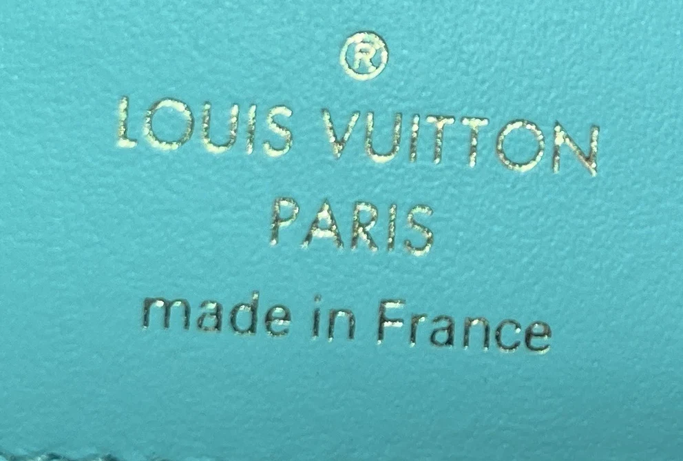 Capucines Wallet Leather Compact - Deep Luxury