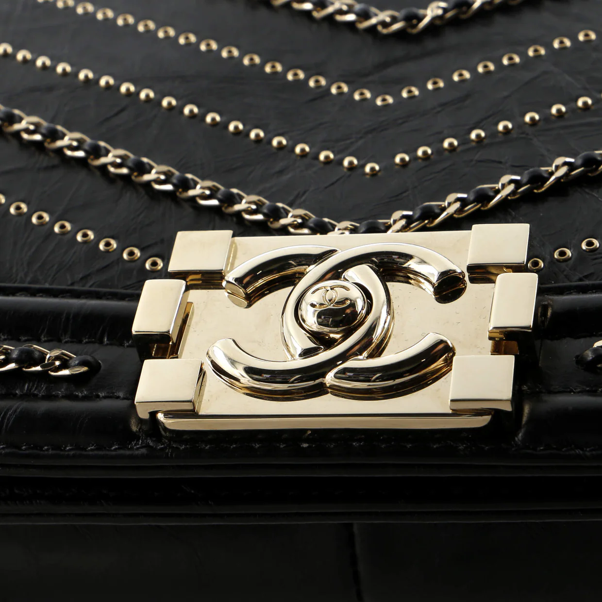 Boy Flap Bag Chevron Embellished Crumpled Calfskin Old Medium - Deep Luxury