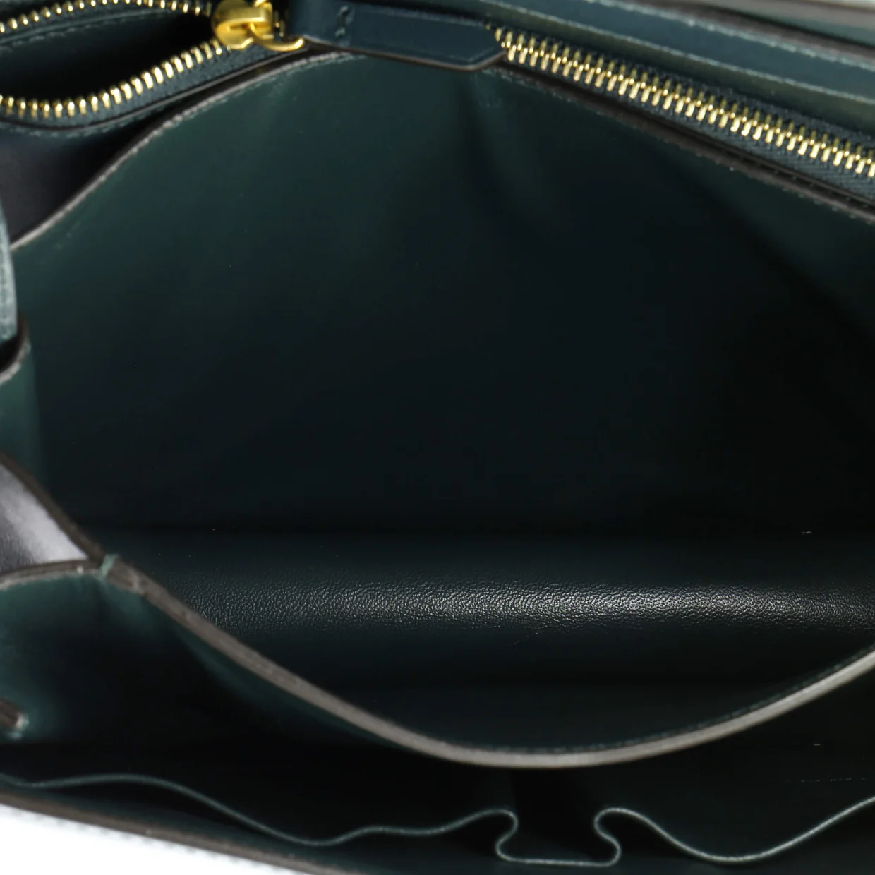 Classic Box Bag Smooth Leather Medium - Deep Luxury