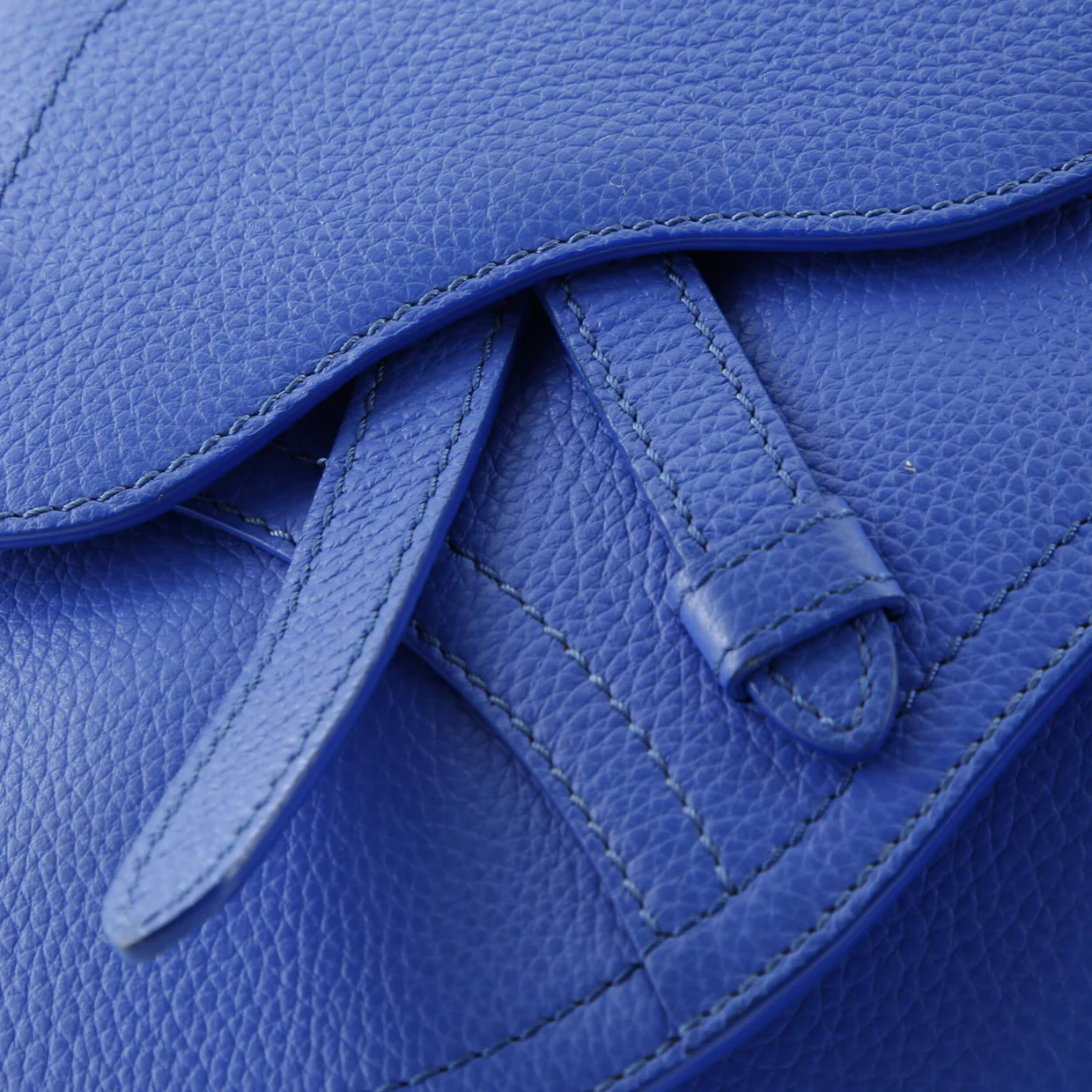 Saddle Messenger Pouch Leather - Deep Luxury