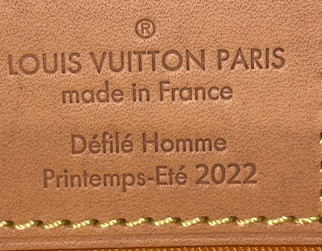 Vertical Box Trunk Leather - Deep Luxury