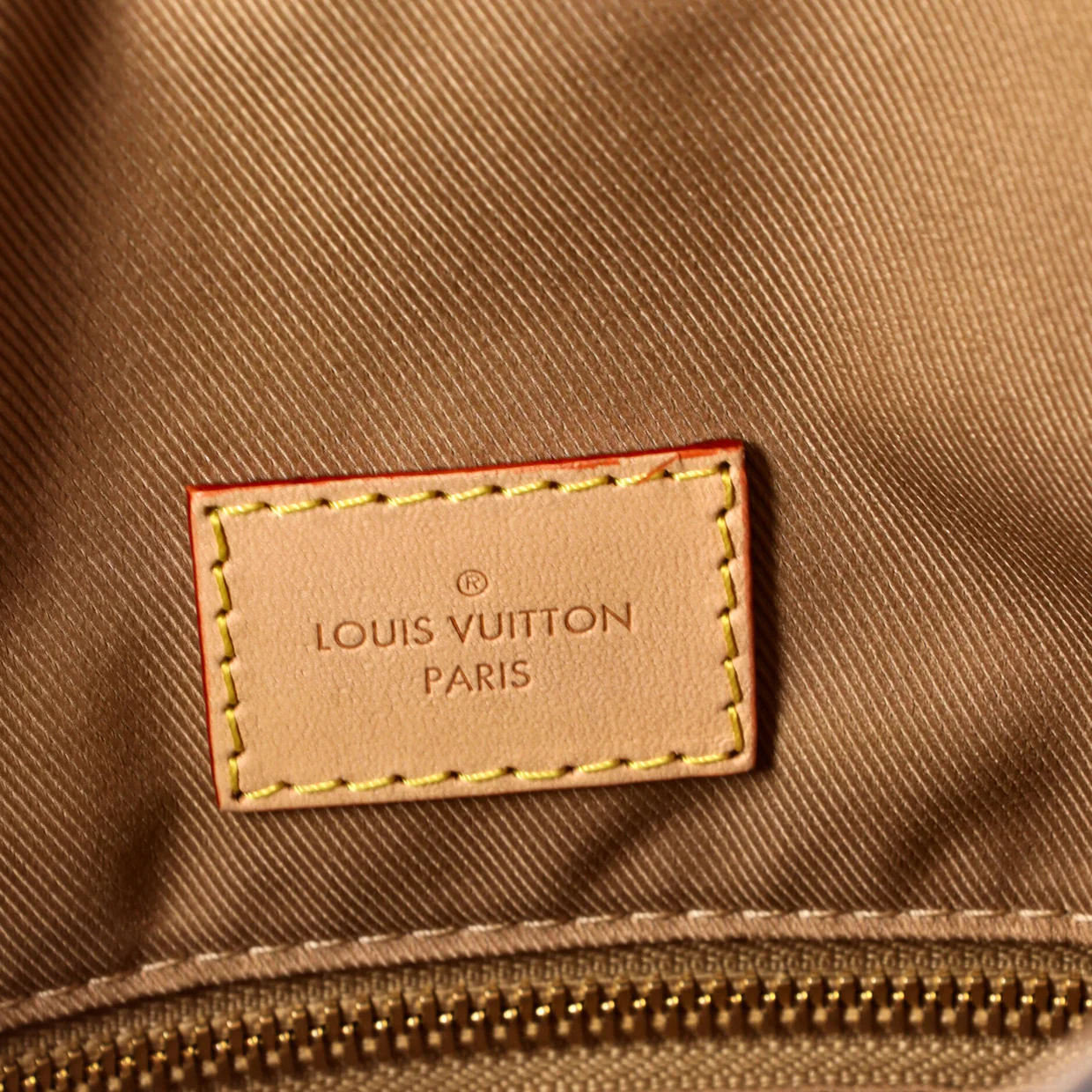 Graceful Handbag Monogram Canvas PM - Deep Luxury